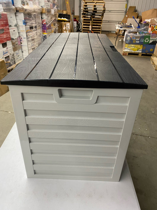 Stout Stuff 70 Gallon Outdoor Storage Box with Wheels- NEW AND ASSEMBLED (minor crack on lid, still functional!)