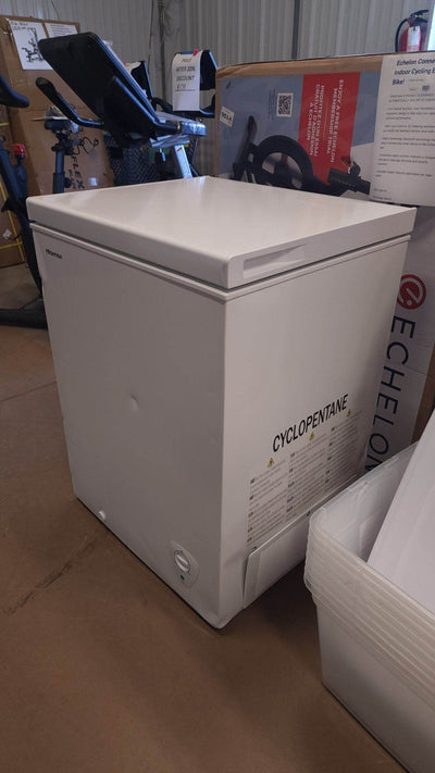 Hisense 5 Cu ft Chest Freezer, White! (NEW - SCRATCH/DENT)