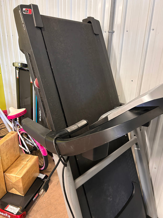 Pro-Form Sport 6.0 Treadmill with 20" x 60" Tread Belt, 0 - 10 Percent Digital Quick Incline Control, 20 Workout Apps and EKG Heart Rate Monitor! - (USED)  -Used but is very clean, tested and works great, photos shown