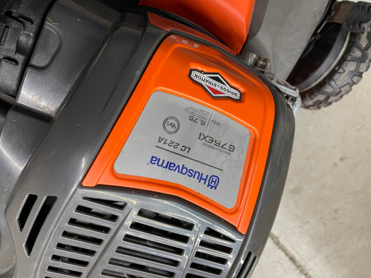 Husqvarna LC 221A ALL WHEEL DRIVE MOWER with Briggs 675EXI engine - used - great condition !