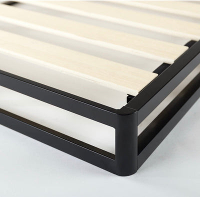ZINUS Metal Box Spring with Wood Slats /4 Inch Mattress Foundation / Sturdy Steel Structure / Easy Assembly, King- NEW IN BOX!!!