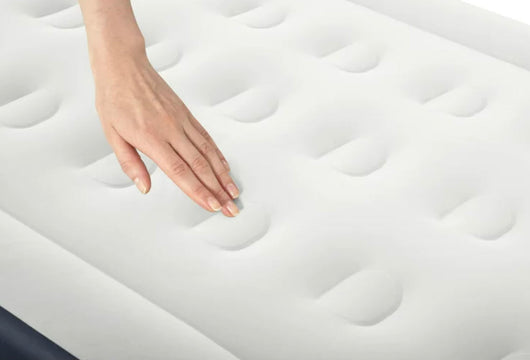 Bestway Comfort Quest 18" Twin Air Mattress with Built-in Pump- NEW IN BOX!!!!