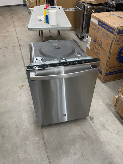 GE 24 Inch Wide 16 Place Setting Energy Star Rated Built-In Fully Integrated Dishwasher with Sanitize - used - major home center return item