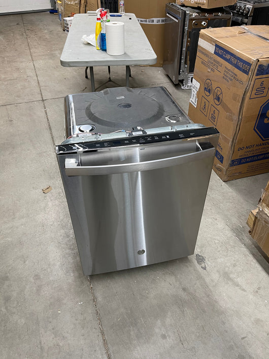 GE 24 Inch Wide 16 Place Setting Energy Star Rated Built-In Fully Integrated Dishwasher with Sanitize - used - major home center return item