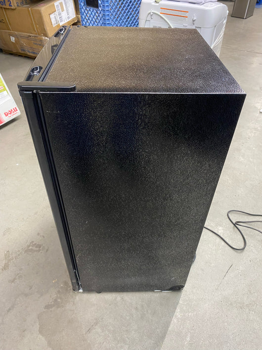 Frigidaire 3.2 Cu ft Retro Dry Erase Compact Refrigerator, Black- NEW OUY OF THE BOX AND TESTED!!! (Minor dents from shipping)