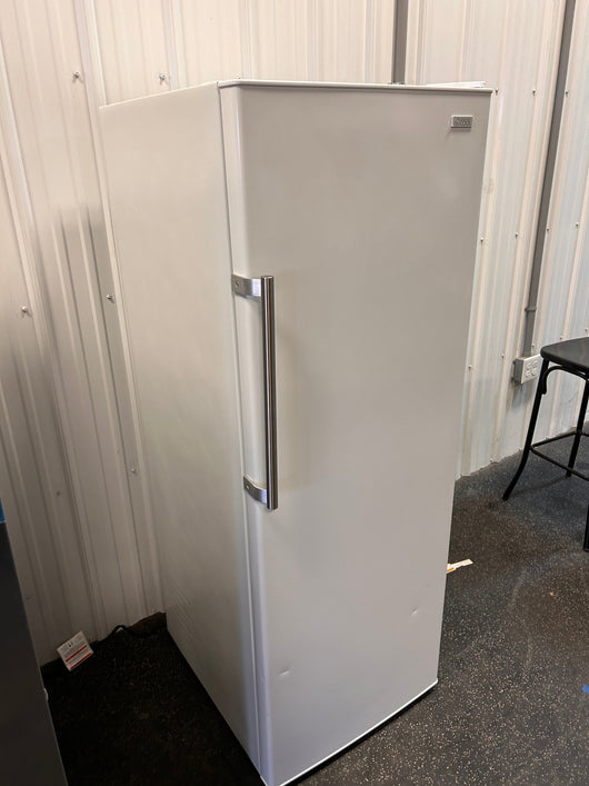 Commercial Cool CCUG108W Vertical Convertible Freezer or Refrigerator!  -Brand new out of the box, but does have two small indents on the door from shipping, photos shown