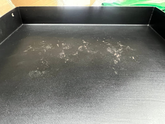 Flameking Flat Top Cast Iron Griddle for Table Top/Wall Mounted/Floor Stand!! LIGHTLY USED USED ONCE, VERY CLEAN MINOR DAMAGE ON GRIDDLE TOP(PHOTO SHOWN)!!