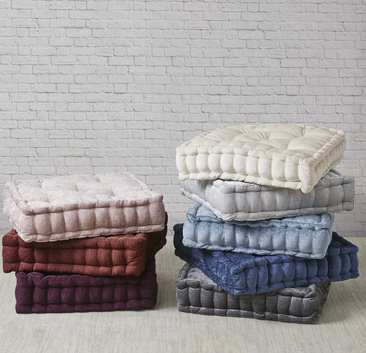 Intelligent Design Azza Floor Pillow Square Pouf Chenille Tufted with Scalloped Edge Design Hypoallergenic Bench/Chair Cushion, 20” x 20” x 5”, Ivory- NEW IN BAG!!!