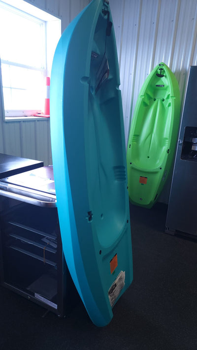 Lifetime 6’ Wave Kayak, Blue!! BRAND NEW WITH MINOR SCRATCH, MISSING PADDLE!!
