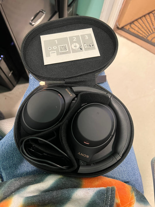 Sony WH-1000XM4 Wireless Noise Canceling Over-the-Ear Headphones with Google Assistant!! LIGHTLY USED, TESTED WORKS GREAT!!