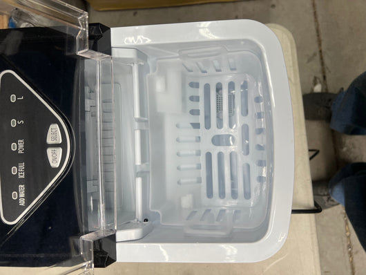 Frigidaire Counter Top Maker, Produces 26 pounds Ice per Day, Stainless Steel, Stainless!! USED, TESTED WORKS GREAT!!