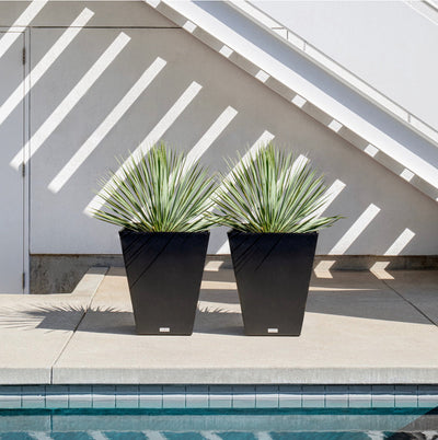 Veradek Pure Series Nobleton 19”x19”x22” Square Polyethlene Plant Planters(2 Pack), Black!! NEW OUT OF BOX!!