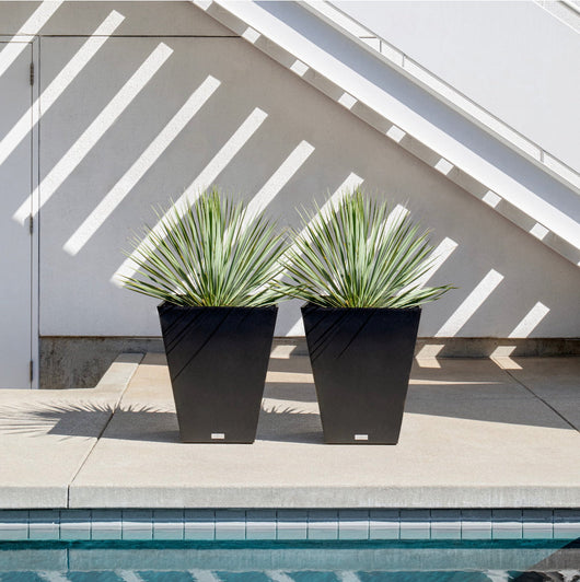 Veradek Pure Series Nobleton 19”x19”x22” Square Polyethlene Plant Planters(2 Pack), Black!! NEW OUT OF BOX!!
