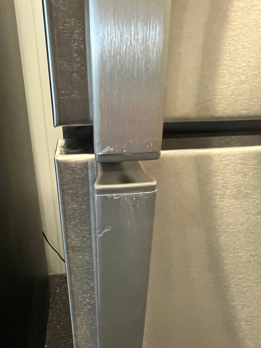 Whirlpool 18.2-cu ft Top-Freezer Refrigerator, Stainless Steel!! NEW OUT OF BOX, MINOR DENT FROM SHIPPING!!