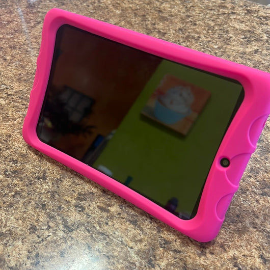 onn. 8" Tablet Pro, 32GB Storage, 2GB RAM, Android 10, 2.0 GHz Octa-Core Processor, HD Display- NEW (keyboard is a little funny when using vertically, other wise works like brand new!!!