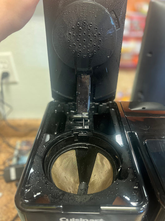 Cuisinart Black 12 Cups Single-Serve Brewer- used but very clean and works like new!