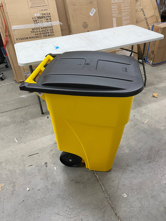 Rubbermaid Commercial Brute HDPE 50-Gallon Rollout Trash Can with Lid, Rectangular, 23.38-Inch Width x 28.5-Inch Depth x 36.5-Inch Height, Yellow (FG9W2700YEL)- BRAND NEW