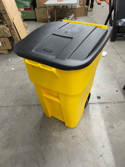 Rubbermaid Commercial Brute HDPE 50-Gallon Rollout Trash Can with Lid, Rectangular, 23.38-Inch Width x 28.5-Inch Depth x 36.5-Inch Height, Yellow (FG9W2700YEL)- BRAND NEW