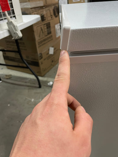 Best Seller Magic Chef 7.0 cu. ft. Chest Freezer in White**New,dented from shipping**