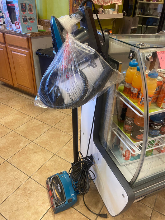 Shark Apex Stick Vacuum with DuoClean & Self Cleaning Brushroll!! VERY LIGHTY USED, SUPER CLEAN!!