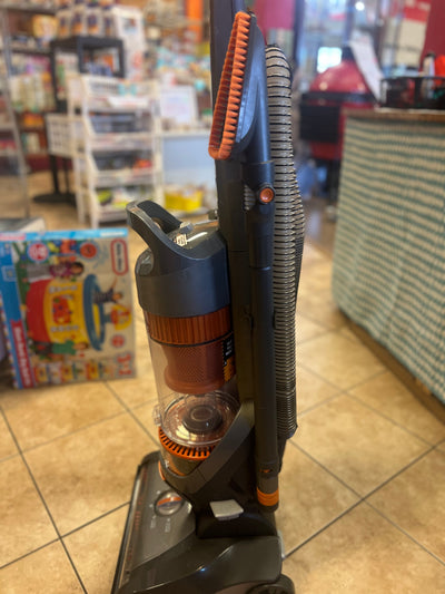 Hoover WindTunnel 2 Whole House Cord Rewind Bagless Pet Upright Vacuum Cleaner Machine with HEPA Media Filtration- Used but Very Clean and Works Great!!!!!