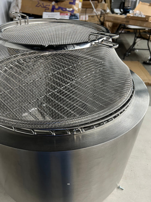 HotShot™ Wood Burning Fire Pit- smoke-free technology!! NEW OUT OF BOX, MINOR DENT ON FIRESCREEN, MISSING COVER!!