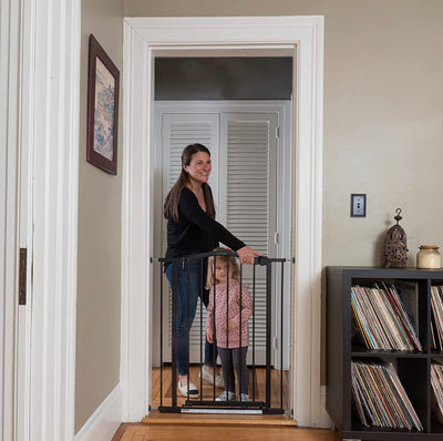 Summer Extra Tall Decor Safety Baby Gate,Metal, for Doorways & Stairways, Walk-Through Baby & Pet Gate, Black!! NEW IN BOX!!