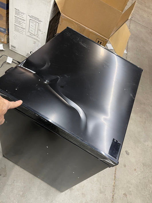 Elephant sat on the freezer - Arctic King 5 Cu ft Chest Freezer, Black! (NEW - SCRATCH/DENT)TESTED WORKS GREAT!!