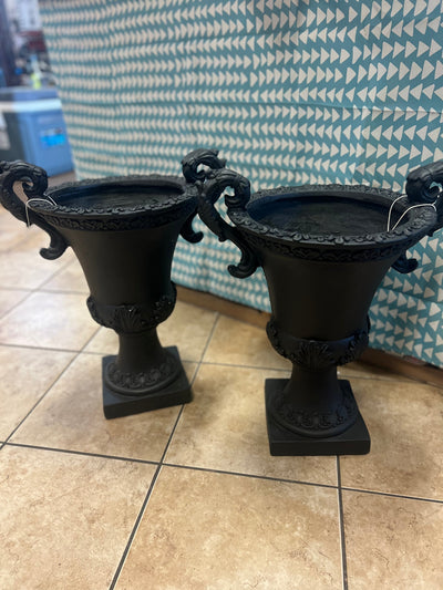 Set of 2 Garden Planters- Black- NEW!!!!