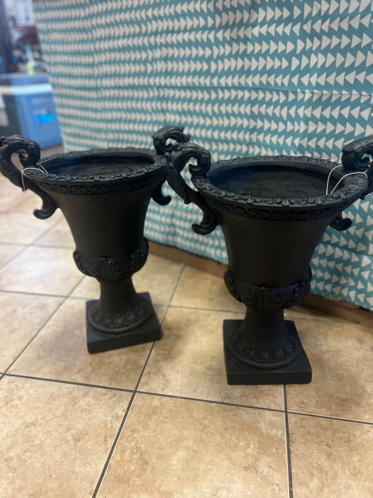 Set of 2 Garden Planters- Black- NEW!!!!