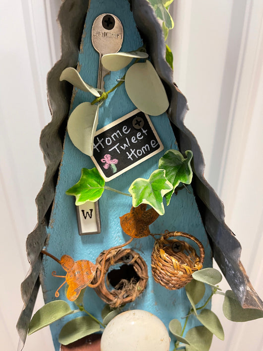 HANDCRAFTED BIRDHOUSE SHOVEL