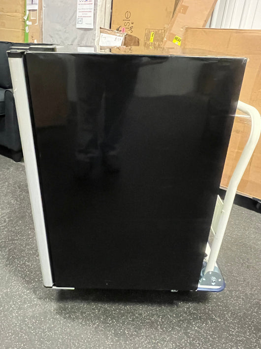 Magic Chef 4.4 cu. ft. Mini Fridge in Stainless Look!! NEW MINOR DENTS FROM SHIPPING, TESTED WORKS GREAT!!