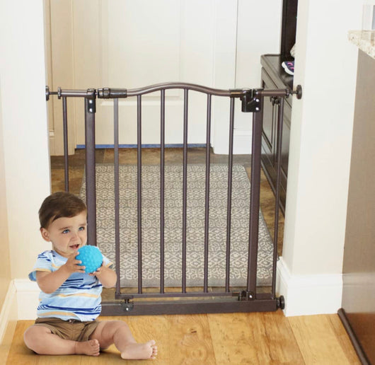 Gate: Decorative heavy duty metal safety gate with one hand operation. Pressure Mount. Fits 28.25"- 38.25" wide (28.5" tall, Bronze)- NEW IN BOX!!!