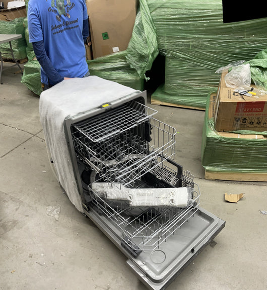GE Dry Boost Top Control 24-in Built-In Dishwasher (Fingerprint-resistant Stainless Steel) ENERGY STAR, 50-dBA Item #4143060 Model #GDT630PYRFS- customer return from Major department store- like new