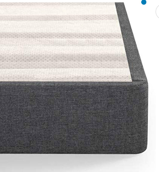 ZINUS Upholstered Metal and Wood Box Spring / 4 Inch Mattress Foundation / Easy Assembly / Fabric Paneled Design, King- new in box