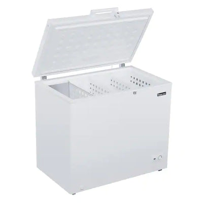 Magic Chef 8.7 cu. ft. Manual Defrost Chest Freezer in White**New,Dented from shipping**