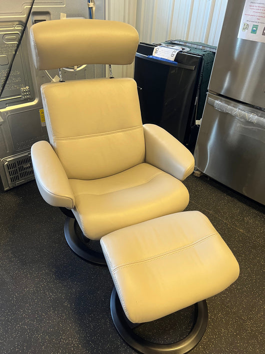 Oslo Leather Recliner & Ottoman, Gray!! NEW AND ASSEMBLED(WORLDS SMALLEST SCRATCH FROM SHIPPING, HARDLY NOTICEABLE)!!