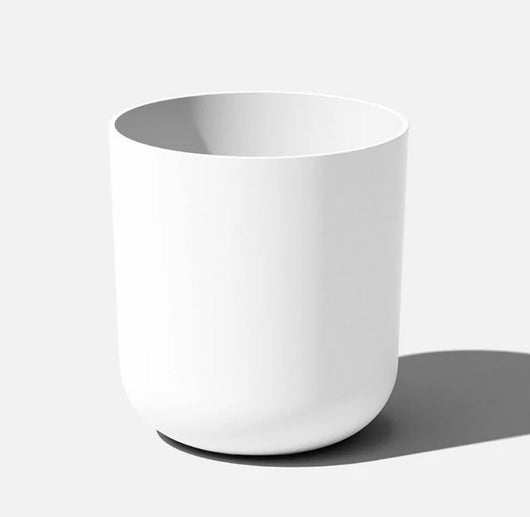 Veradek 18.5" x 18.5" x 20" Round White Plastic Plant Planter- NEW!