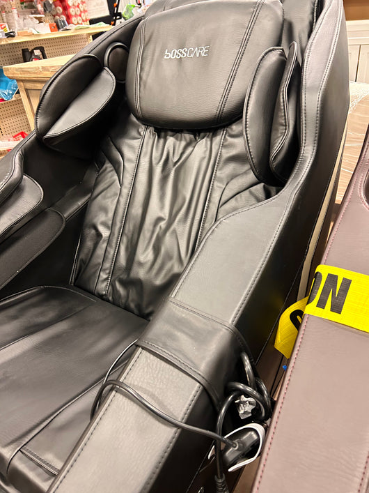 BOSSCARE Assembled Massage Chair Recliner with Zero Gravity Full Body Massage Black!  -Brand new and assembled (Has some small scratches on the back side plastic, photos shown)