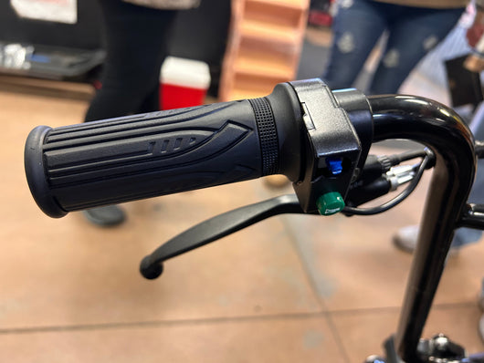 SKRT Electric Scooter 350W 48V 18.6 Miles Long-range Battery Foldable Easy Carry Portable Design, Adult Electric Scooter Up to 18 MPH Commuter Scooter Black!  -Brand new & Assembled (Light Switch button is cracked but does still work, photos shown)