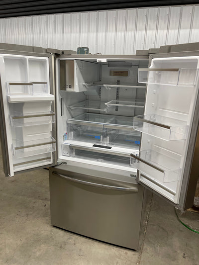 Frigidaire  Gallery 27.8-cu ft French Door Refrigerator with Dual Ice Maker (Smudge-proof Stainless Steel) ENERGY STAR/ new / scratch and dent unit -