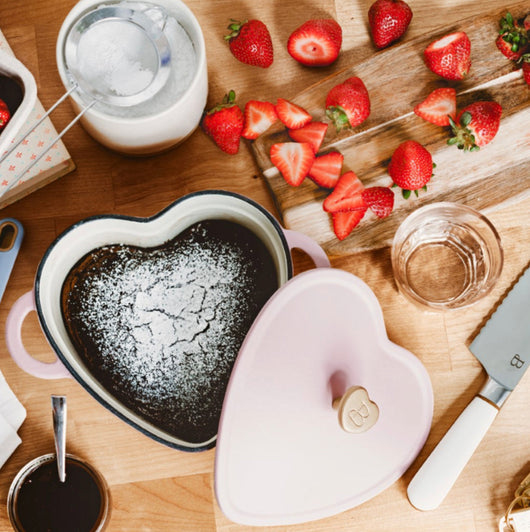 Beautiful 2QT Cast Enamel Heart Dutch Oven, Pink Champagne by Drew Barrymore- NEW IN BOX!!!