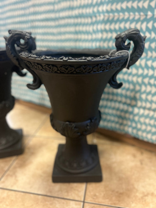 Set of 2 Garden Planters- Black- NEW!!!!