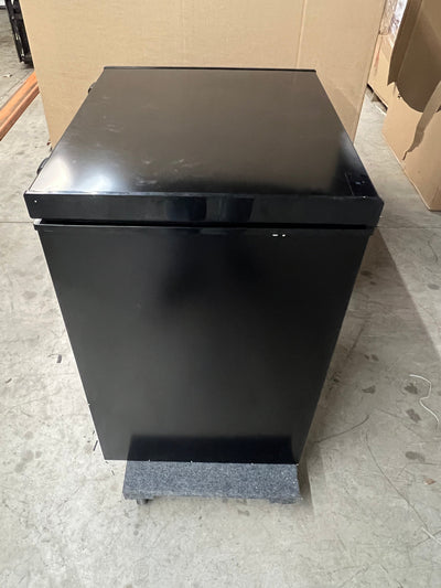 Arctic King 5 Cu ft Chest Freezer, Black! (NEW - SCRATCH/DENT) Freezer - Chest