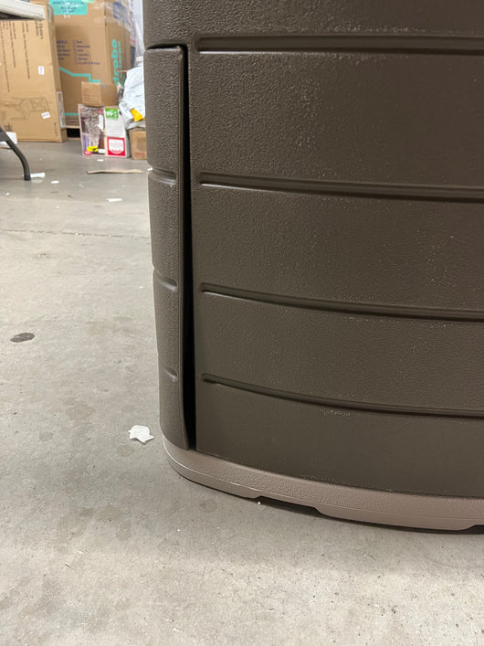 Rubbermaid Outdoor Large Deck Box with Seat, Green, 73 Gallon- NEW AND ASSEMBLED, MINOR SHIPPING DAMAGE (PHOTOS SHOWN)!!