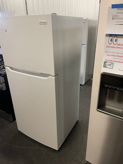 Frigidaire 18.3-cu ft Top-Freezer Refrigerator (White)**New,minor dents from shipping**