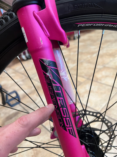 Kent Genesis 26 In. Maeve Women's Mountain Bike, Black and Pink- NEW AND ASSEMBLED!!!! (Minor scratches from shipping)