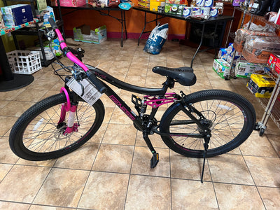 Kent Genesis 26 In. Maeve Women's Mountain Bike, Black and Pink- NEW AND ASSEMBLED!!!! (Minor scratches from shipping)