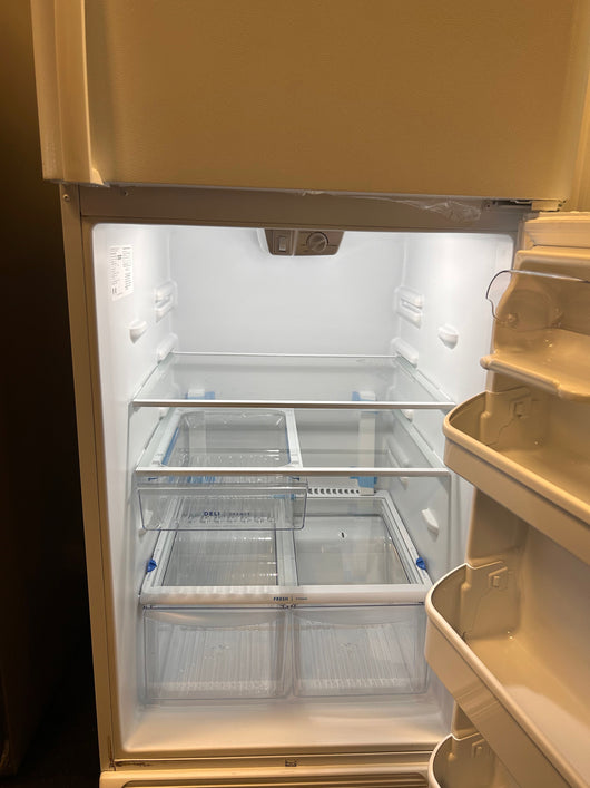 Frigidaire 20.5-cu ft Top-Freezer Refrigerator (White)!  -Brand new out of the box