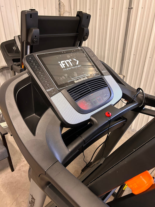 NordicTrack T Series -T 9.5 S!    -Brand new and assembled (Accessory tray is cracked, photos shown)